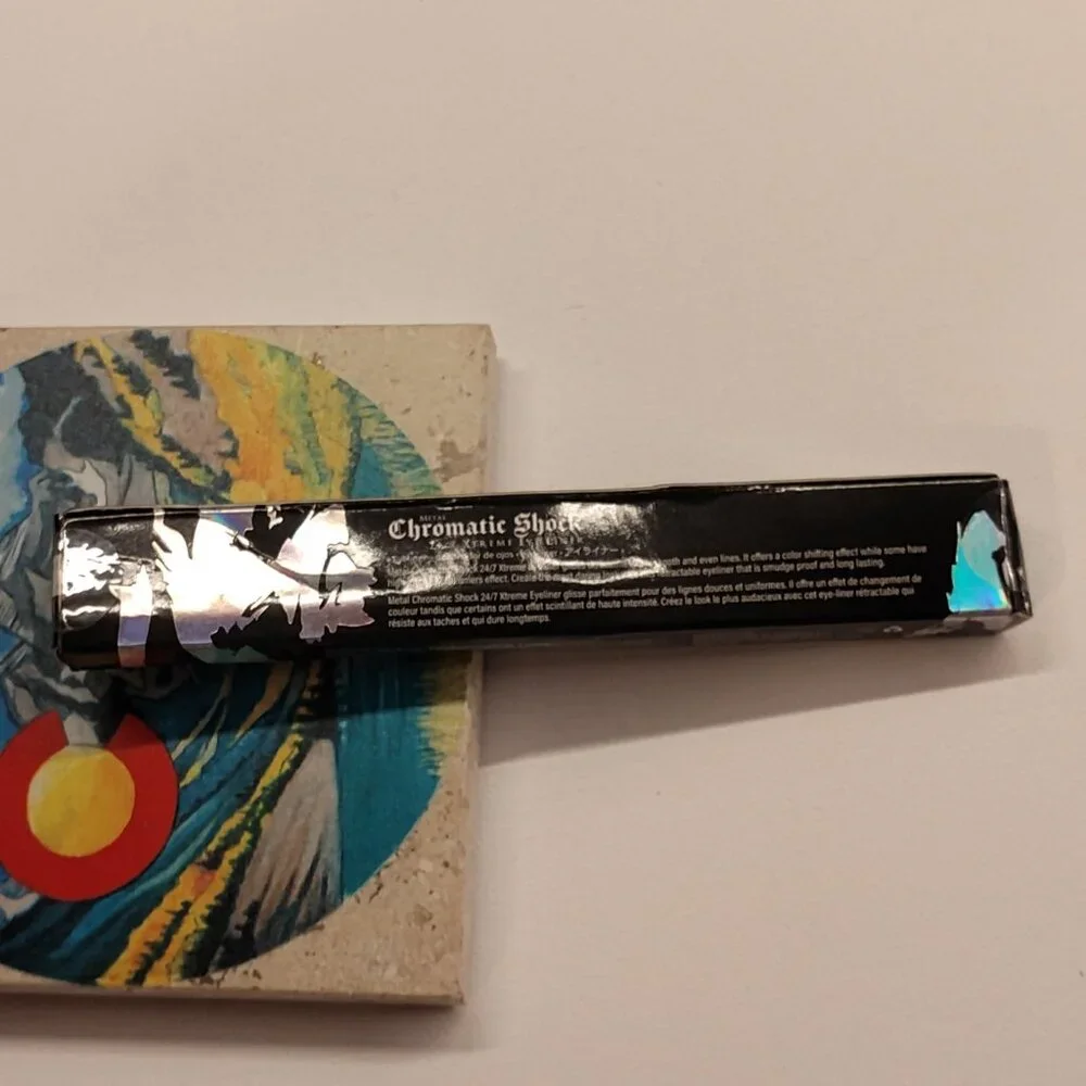 J.Cat Beauty Chromatic Shock 24/7 Xtreme Eye Liner - Born to Radiate